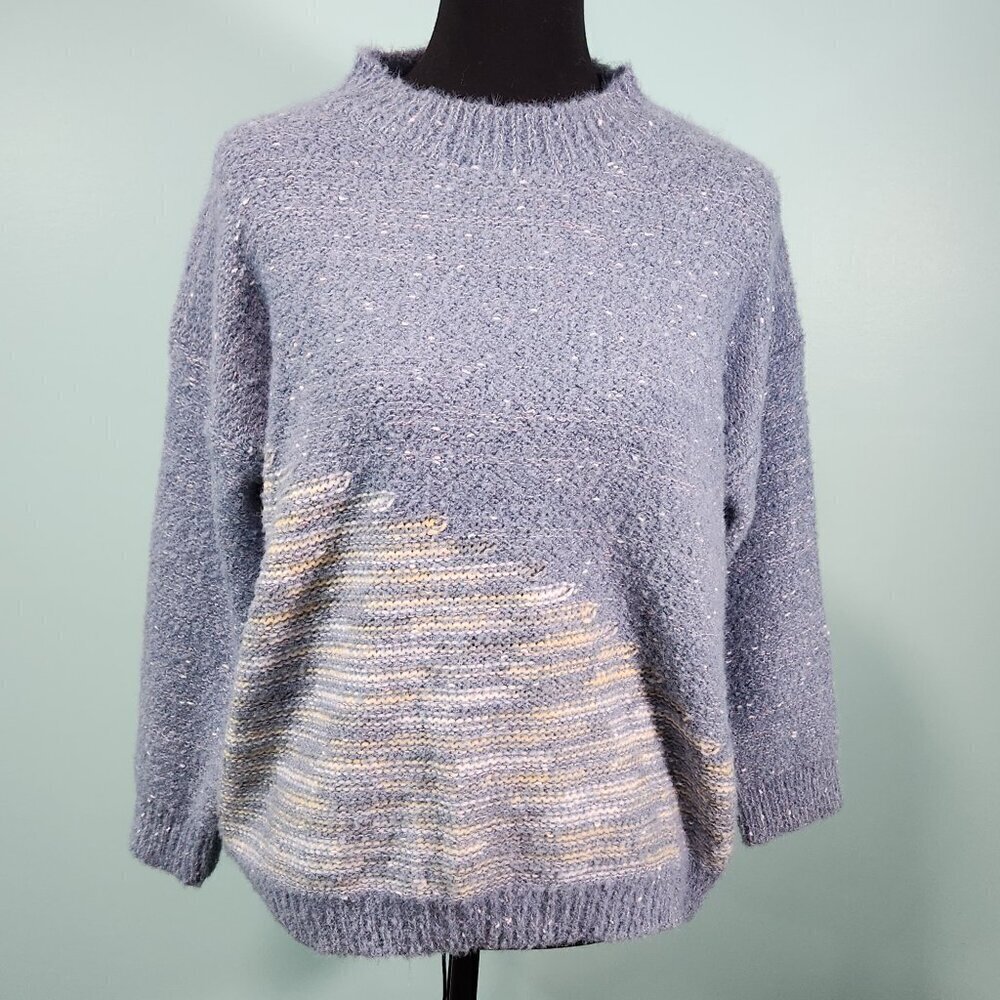 Adora In your Dreams Sweater, Light Blue, fits like a medium
Lot E